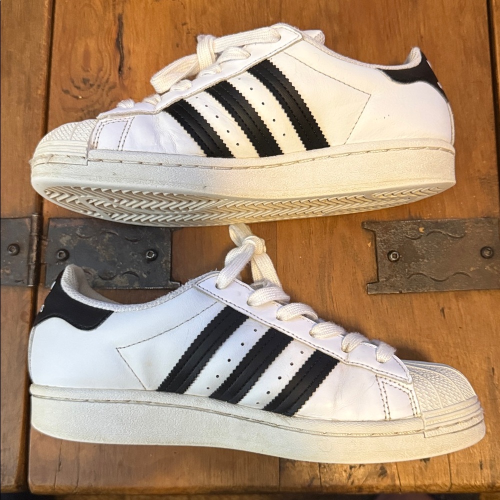 Adidas Superstar Shell Toe - Picture 12 of 13
